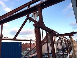 Dachgeschossausbau mit Stahlträgern